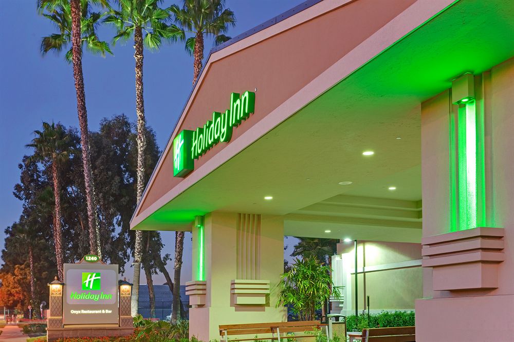 Holiday Inn Hotel & Suites Anaheim image 1